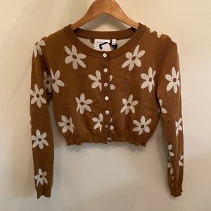 Retro Inspired Daisy Cropped Cardigan NWT